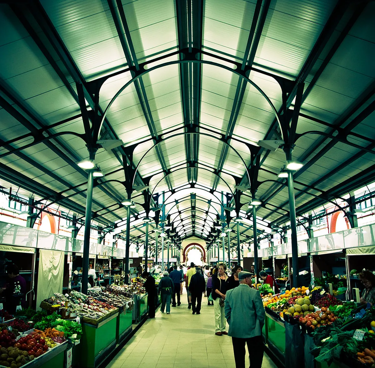 Shopping Faro Markets: A Guide to Local Treasures in 2025
