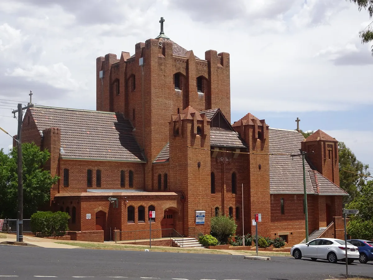 Where to Find Local Crafts in Faro Markets 2025