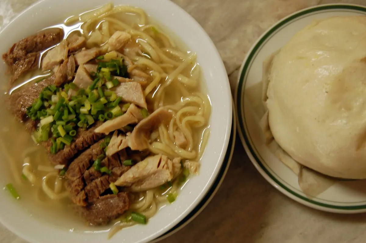 Affordable Meals: Lisbon Food Halls for Budget Travelers 2025