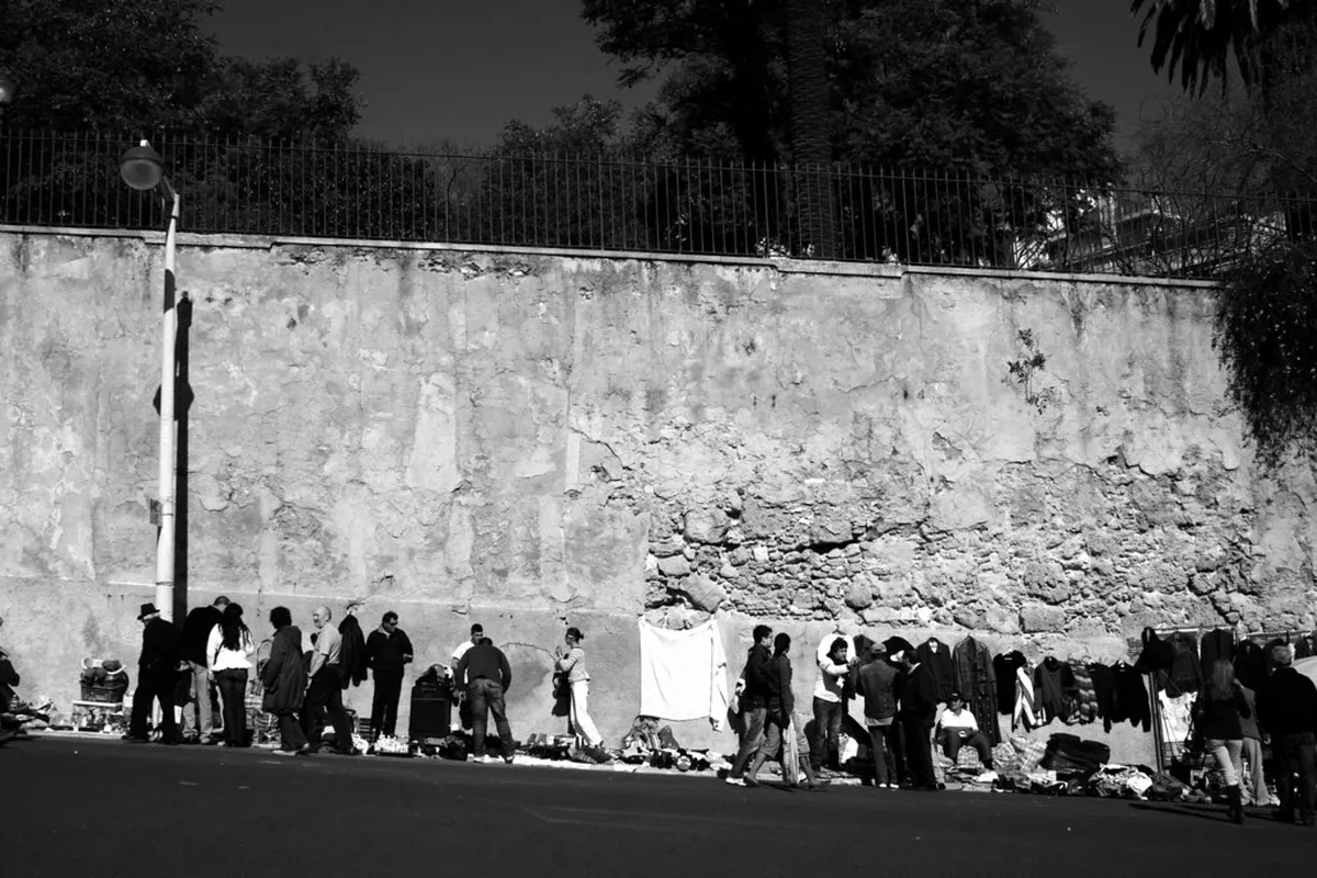 Your Ultimate 2025 Feira da Ladra Guide in Lisbon