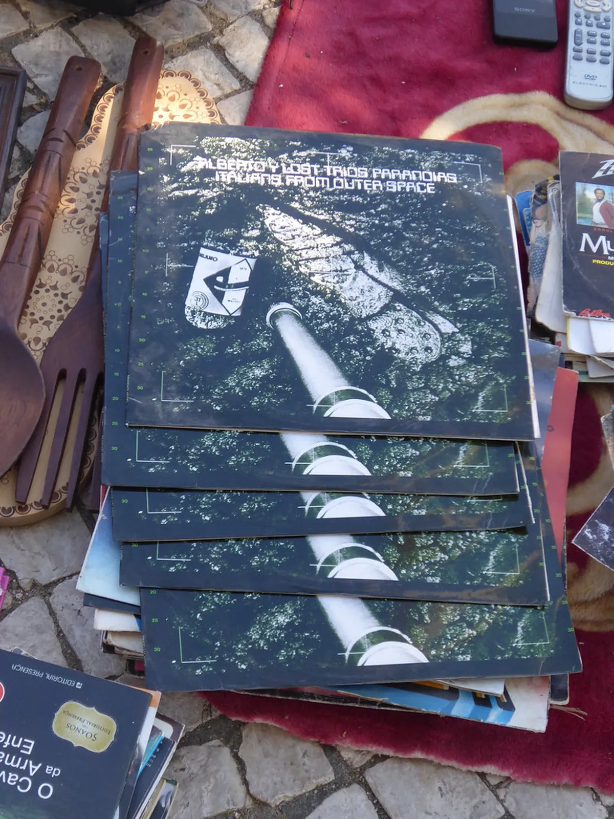 How to Get to Feira da Ladra: Lisbon's Flea Market Guide