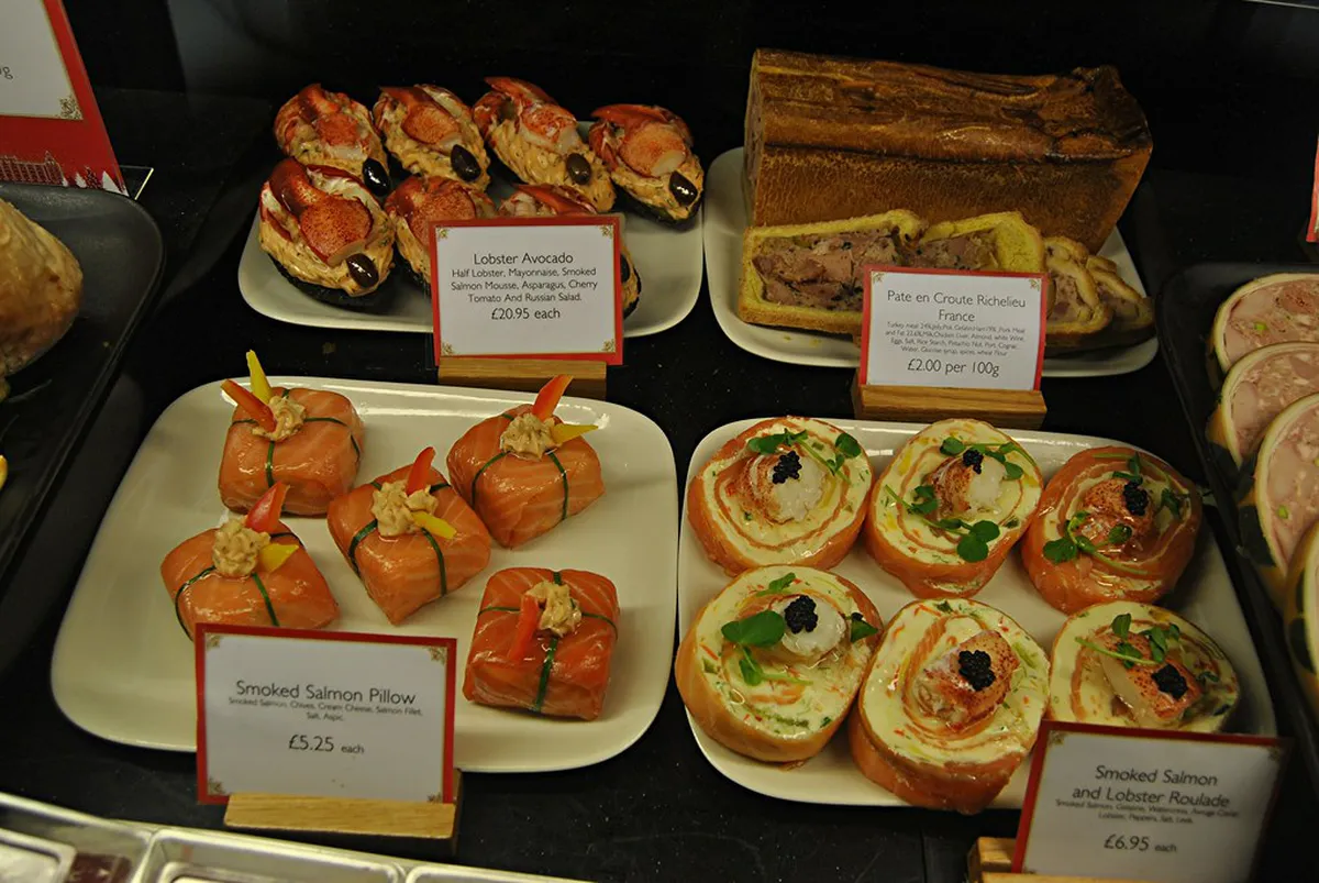 Top Gourmet Food Halls Porto Recommendations for 2025